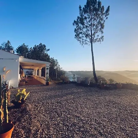 Vila Monte Cucs - House On The Hill *