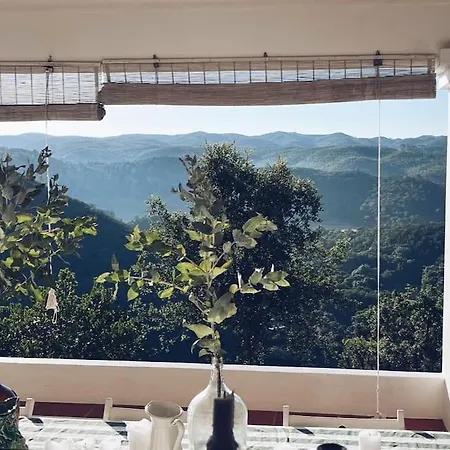 Villa Monte Cucs - House On The Hill